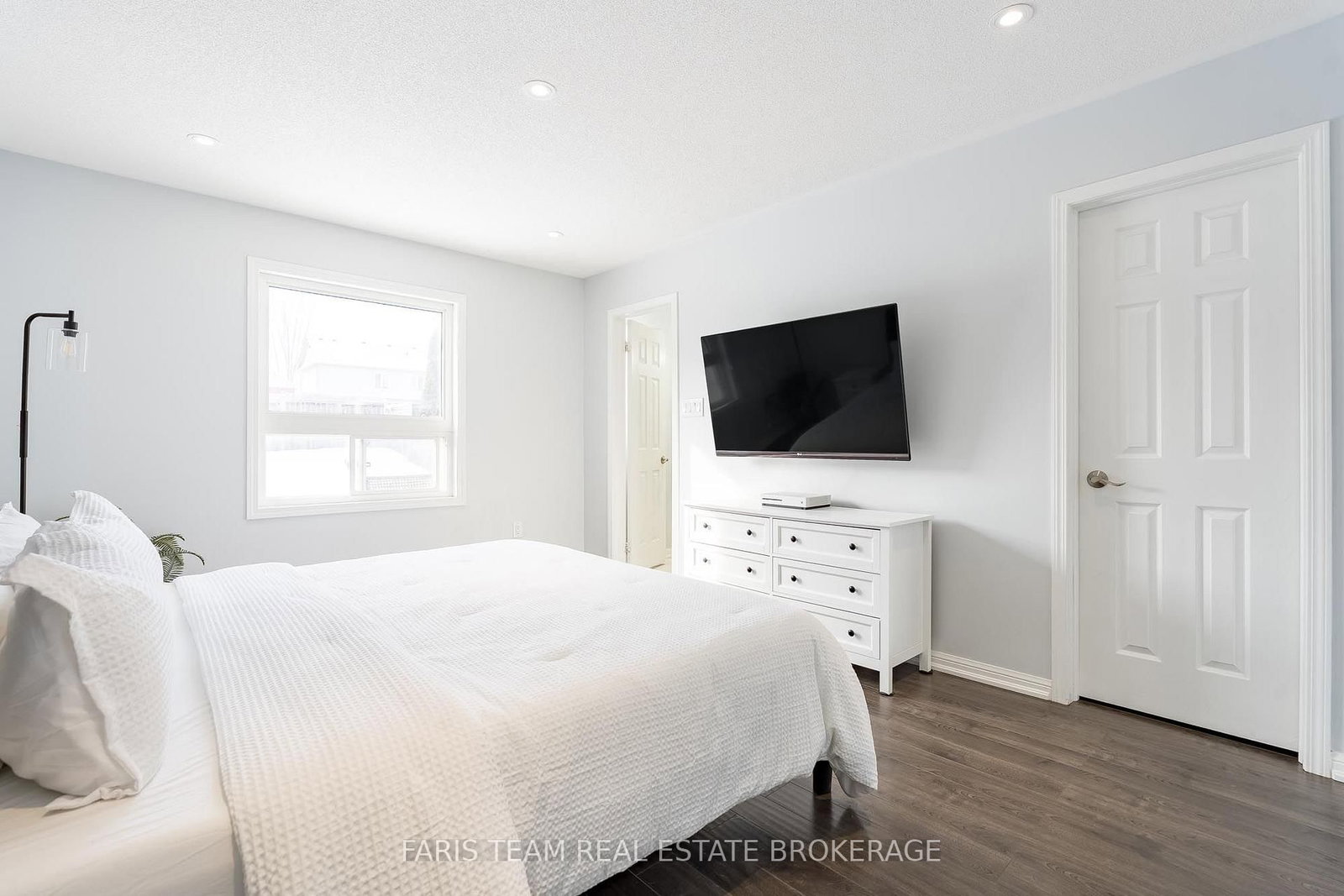 92 Wesley Avenue • Wasaga Beach, ON photo 14