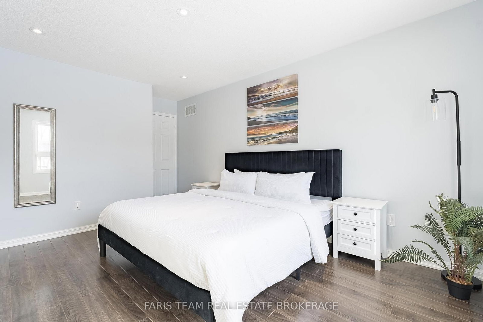 92 Wesley Avenue • Wasaga Beach, ON photo 15