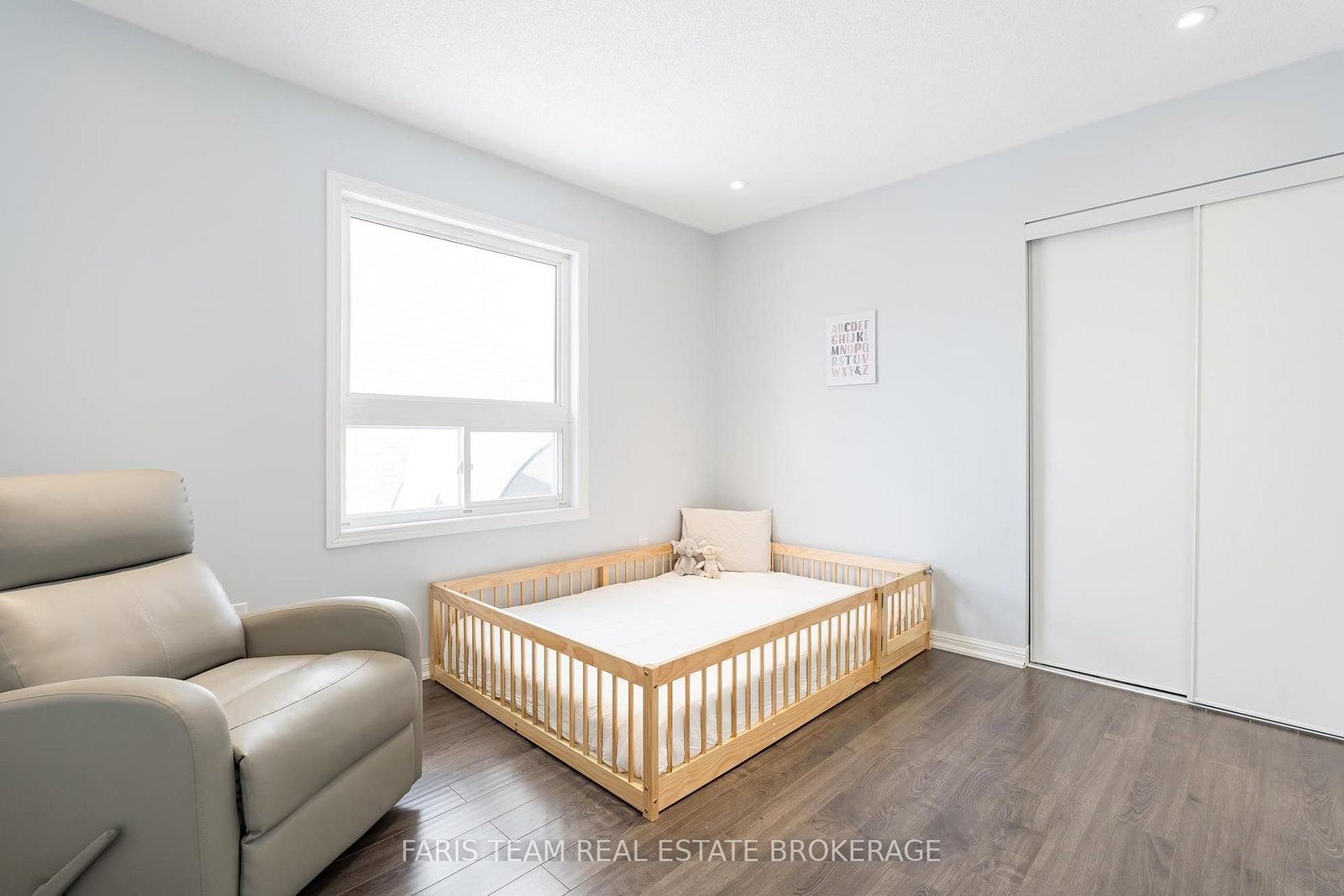 92 Wesley Avenue • Wasaga Beach, ON photo 17