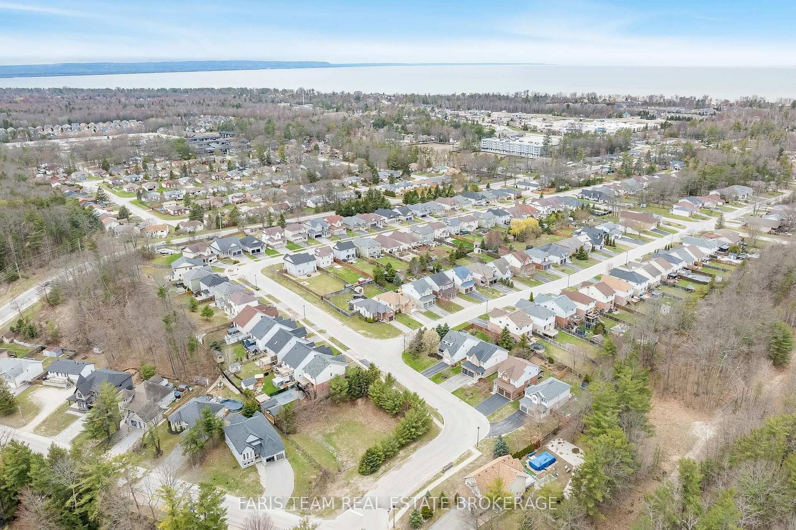 92 Wesley Avenue • Wasaga Beach, ON photo 31