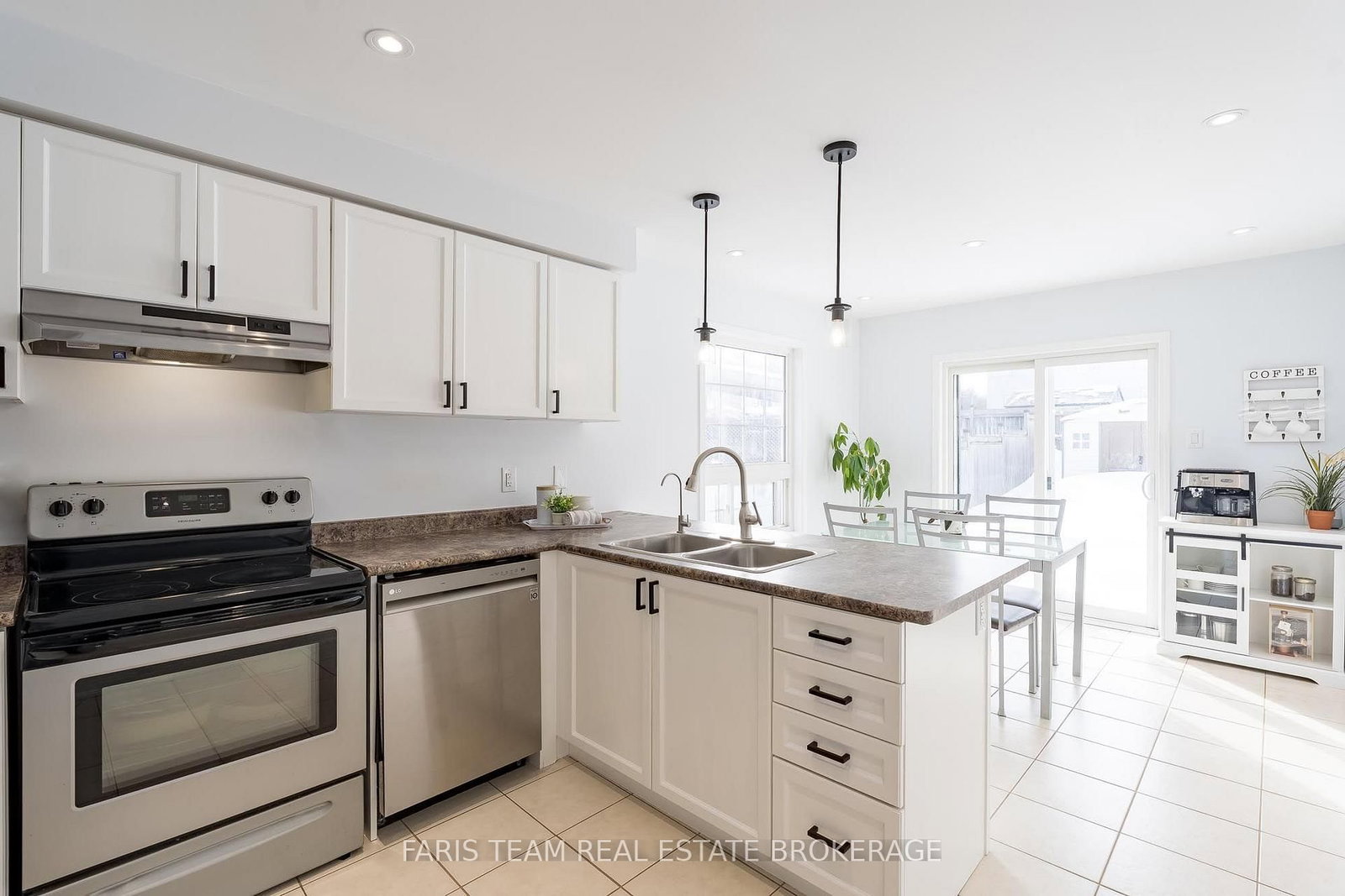 92 Wesley Avenue • Wasaga Beach, ON photo 6