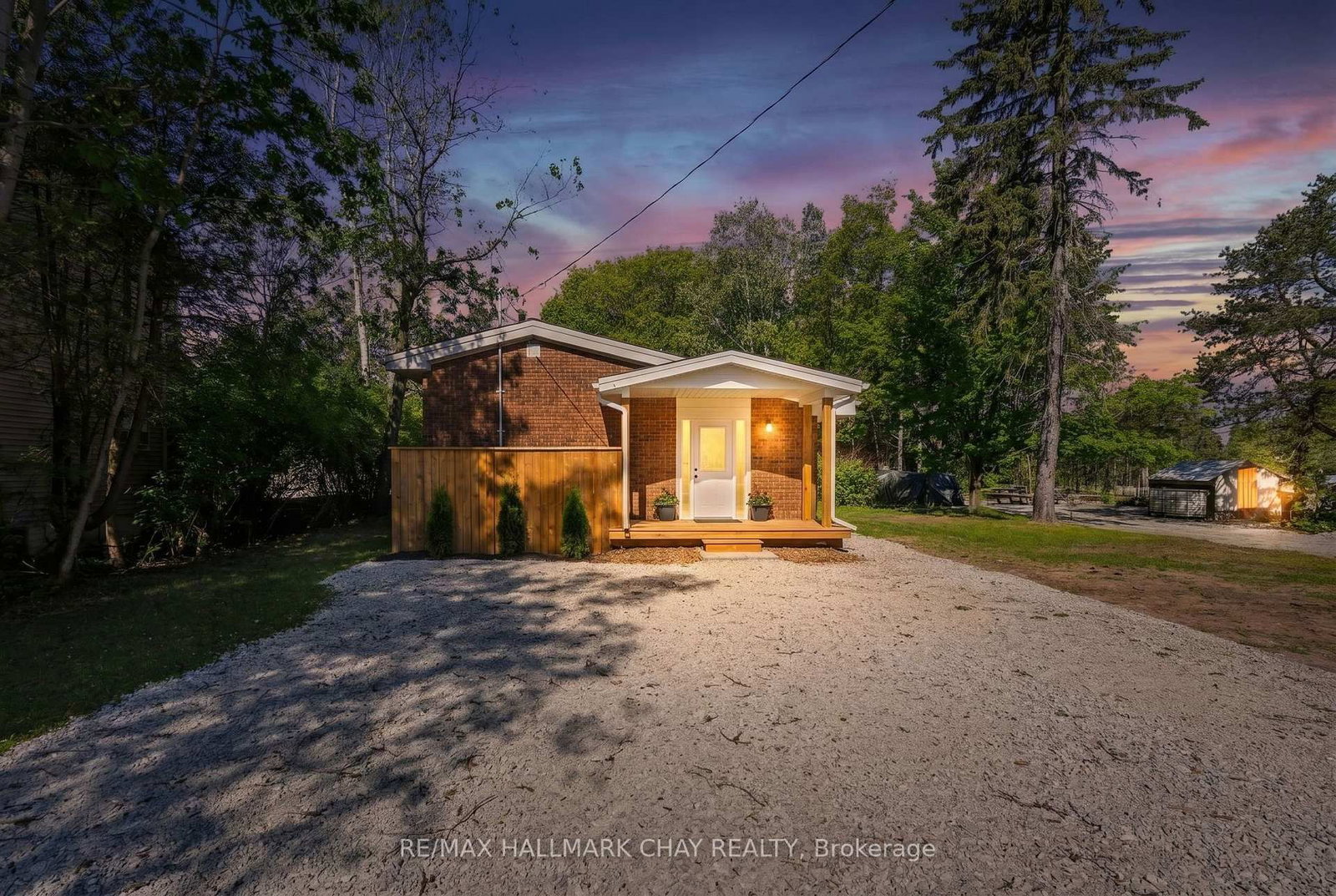 8717 Beachwood Road • Wasaga Beach, ON photo 1