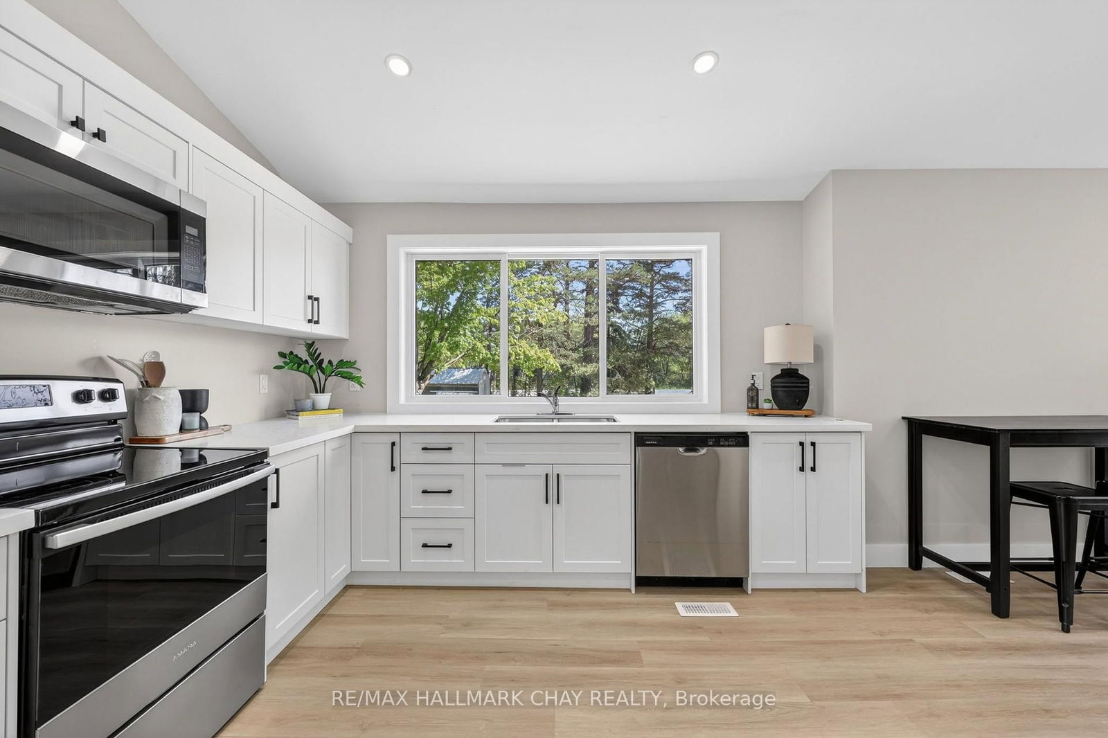 8717 Beachwood Road • Wasaga Beach, ON photo 23