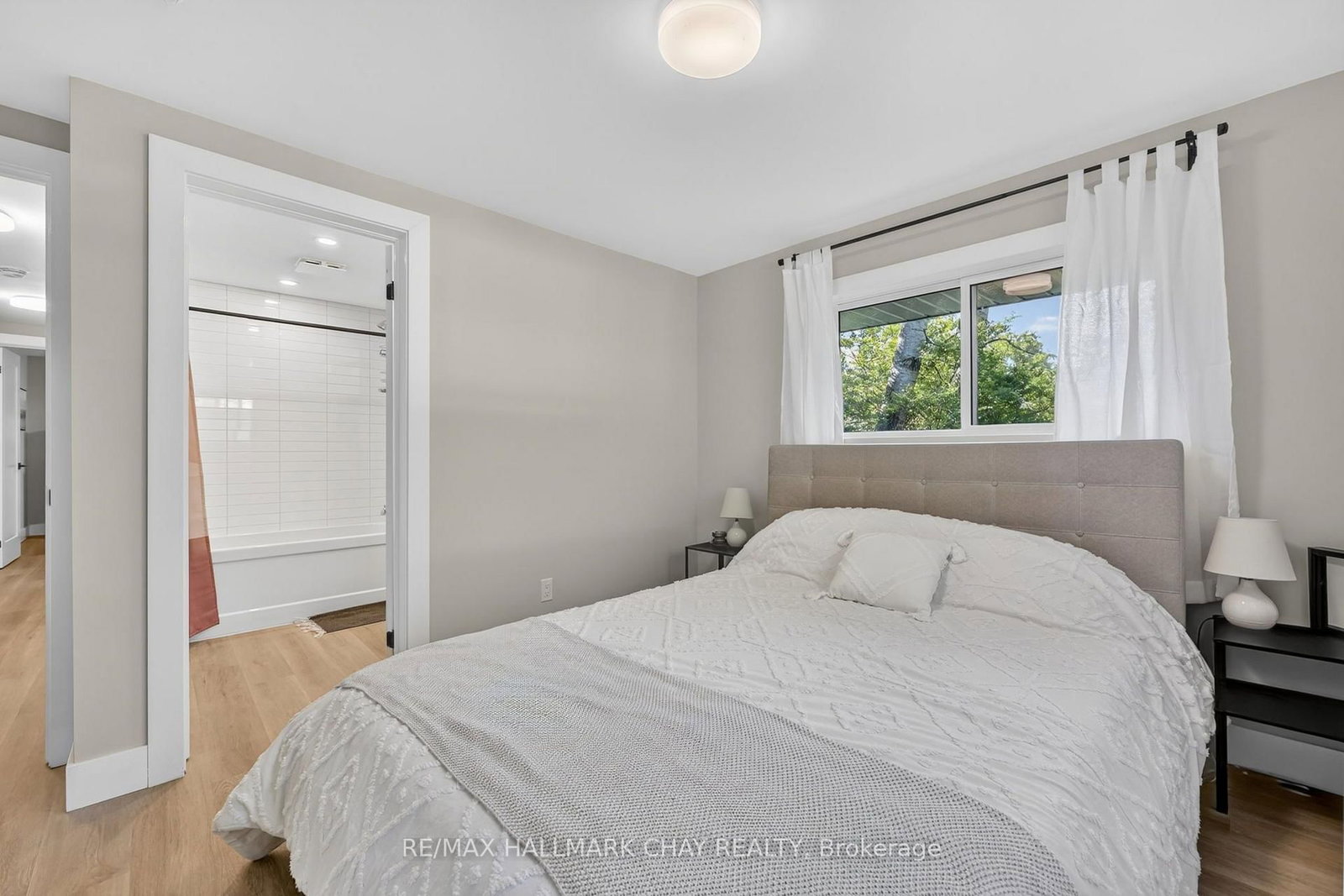 8717 Beachwood Road • Wasaga Beach, ON photo 29