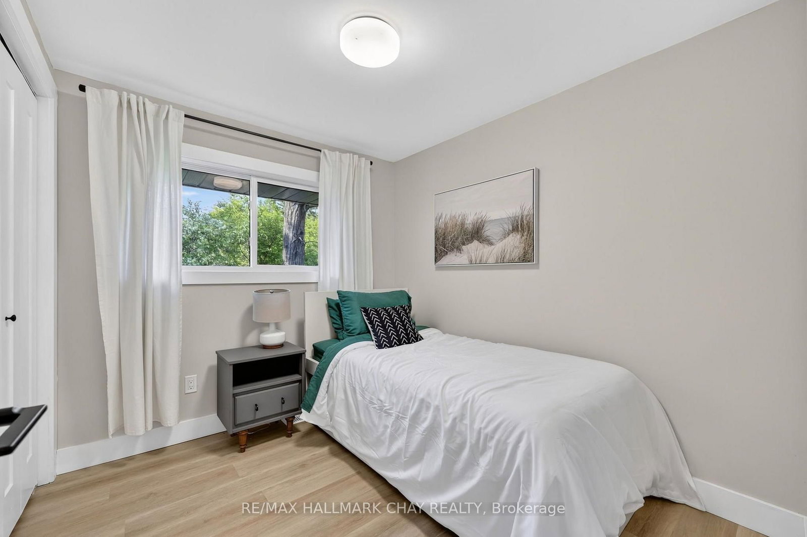 8717 Beachwood Road • Wasaga Beach, ON photo 32