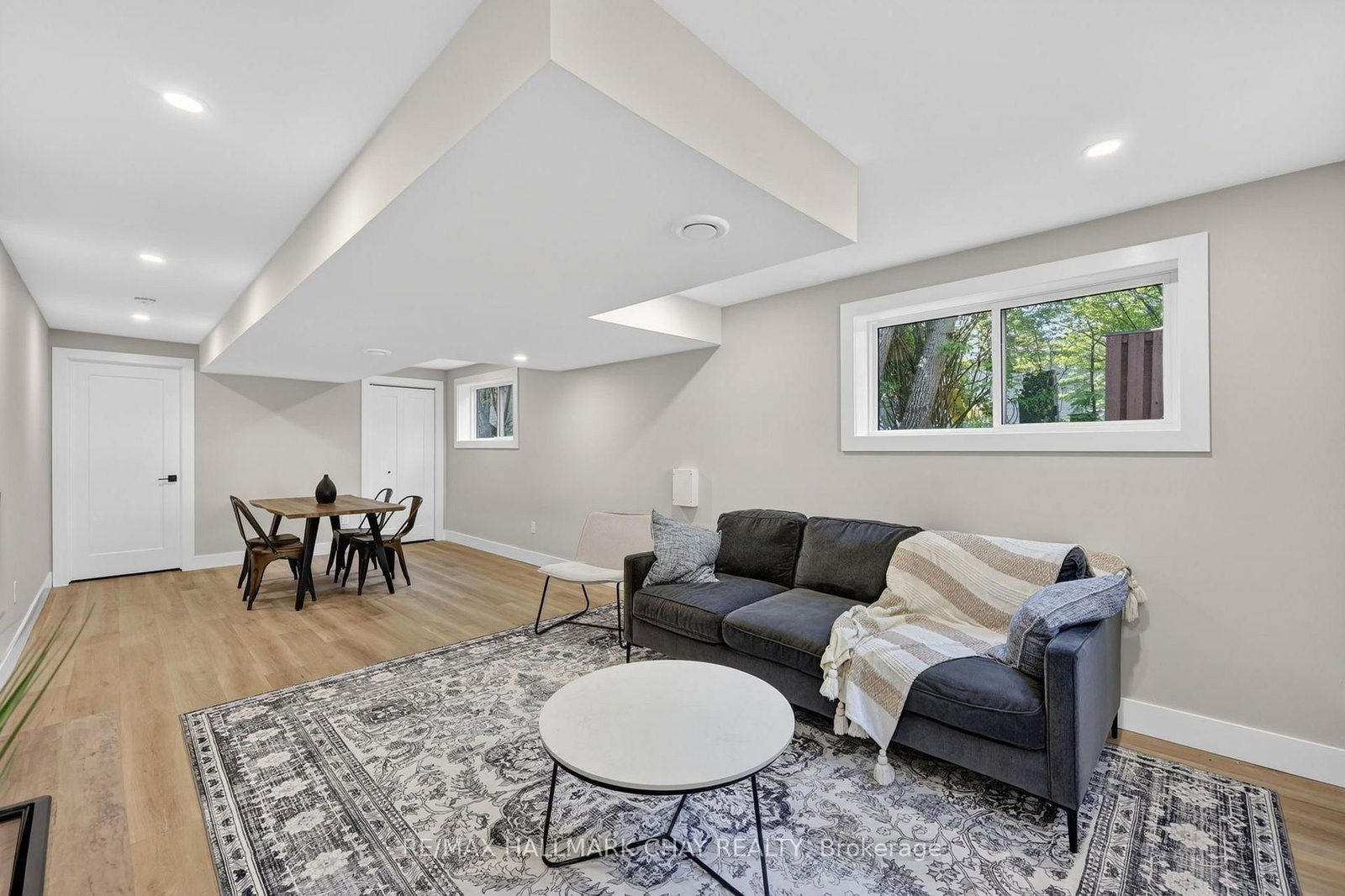 8717 Beachwood Road • Wasaga Beach, ON photo 8