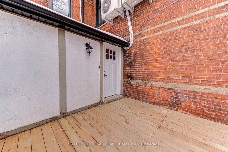 3 - 167 Collier Street