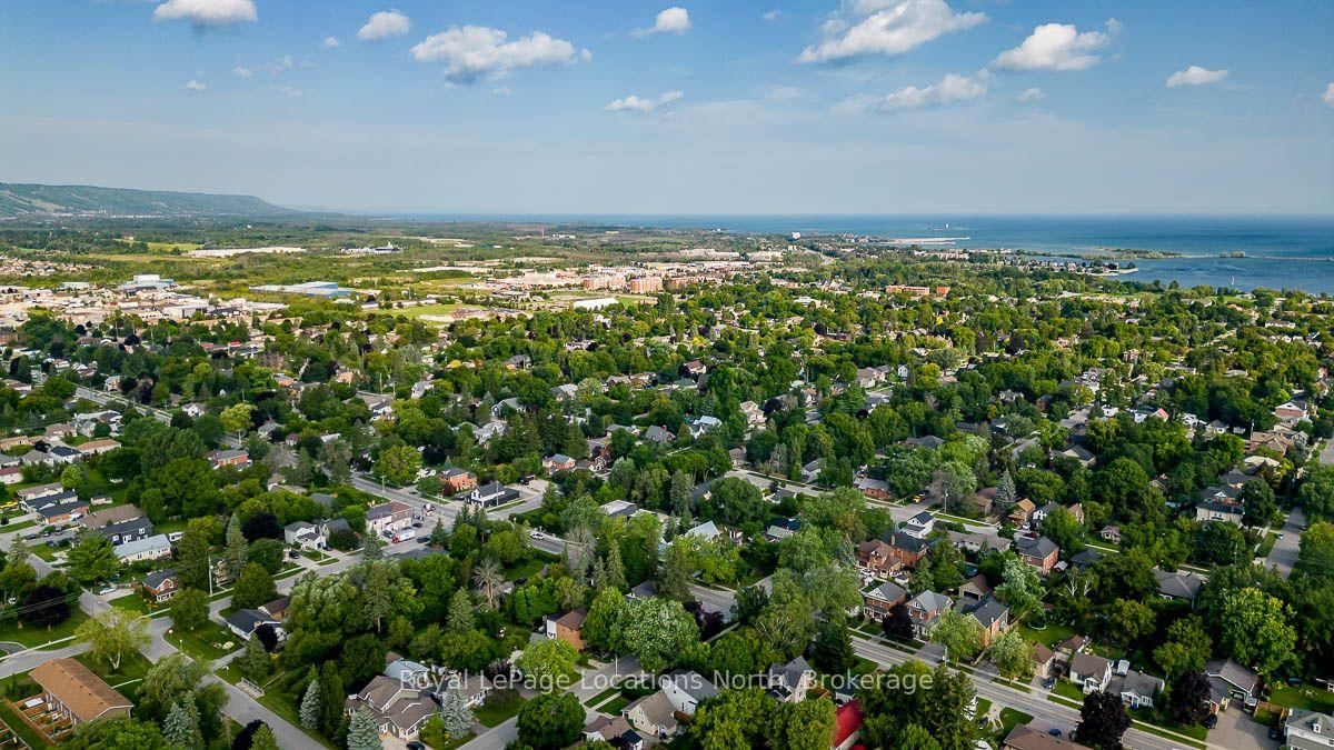 107 EIGHTH Street • Collingwood, ON photo 10