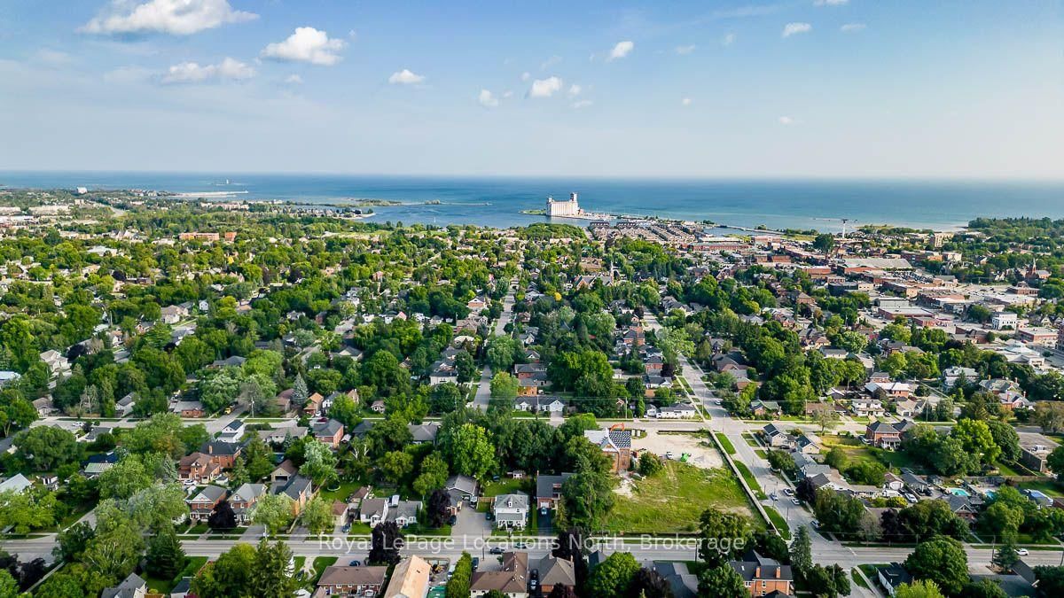107 EIGHTH Street • Collingwood, ON photo 11