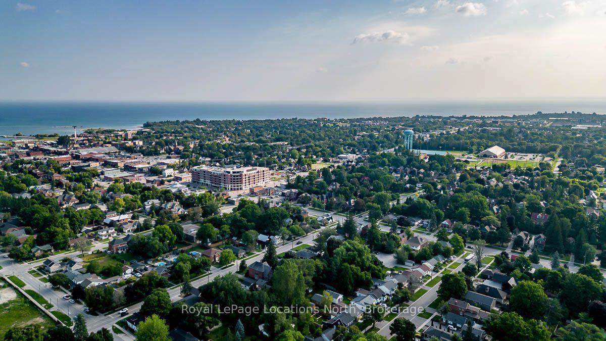 107 EIGHTH Street • Collingwood, ON photo 12