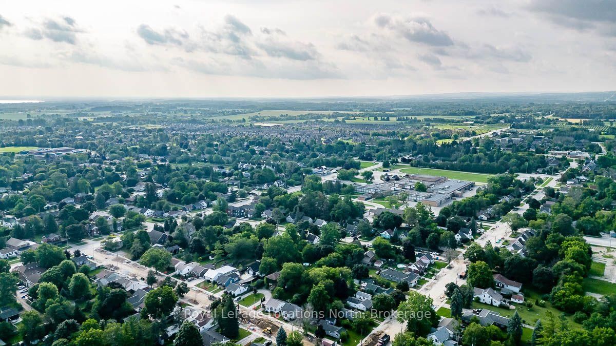 107 EIGHTH Street • Collingwood, ON photo 14