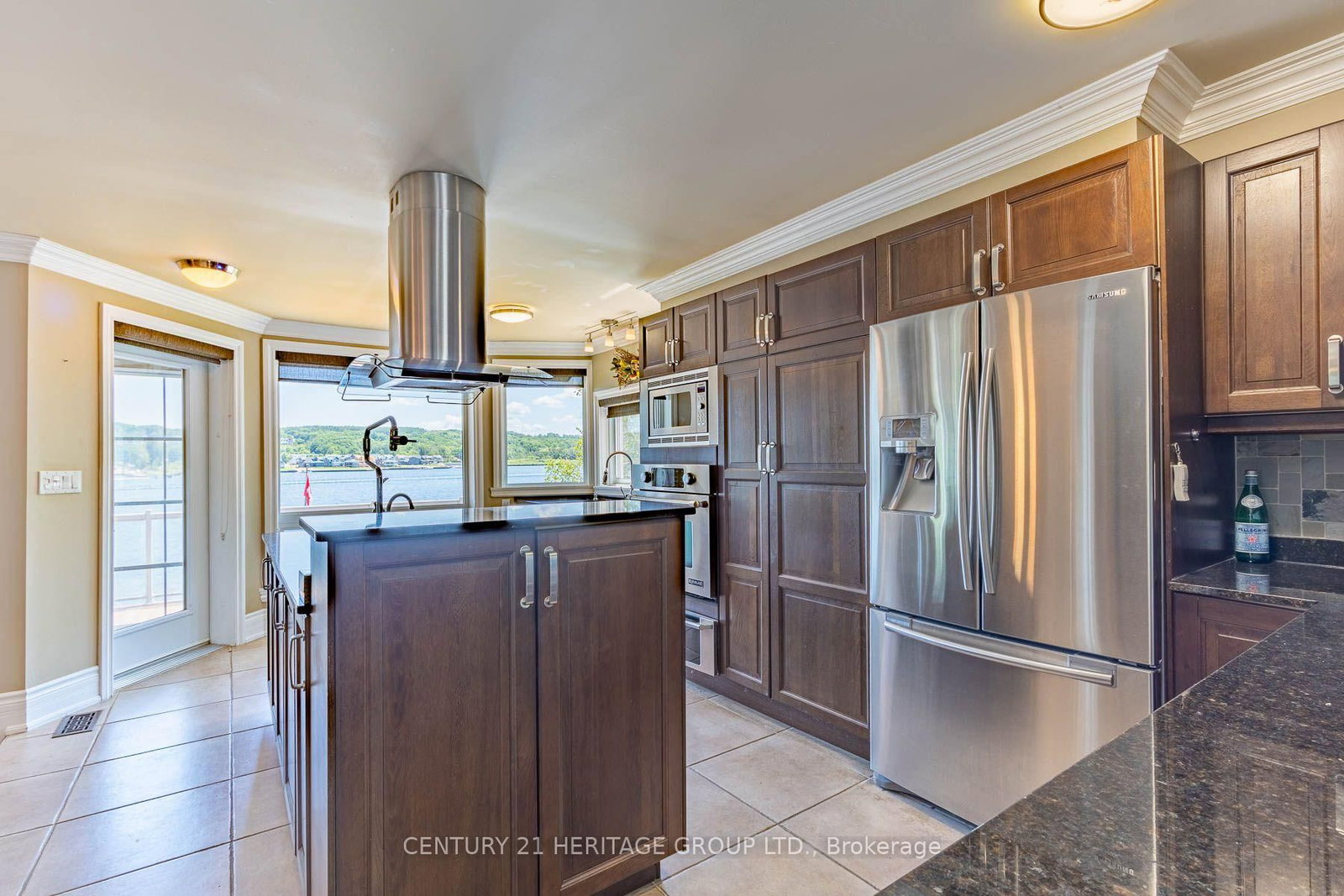 405 Champlain Road • Penetanguishene, ON photo 6