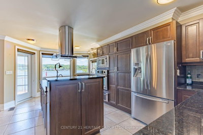 405 Champlain Road • Penetanguishene, ON photo 6