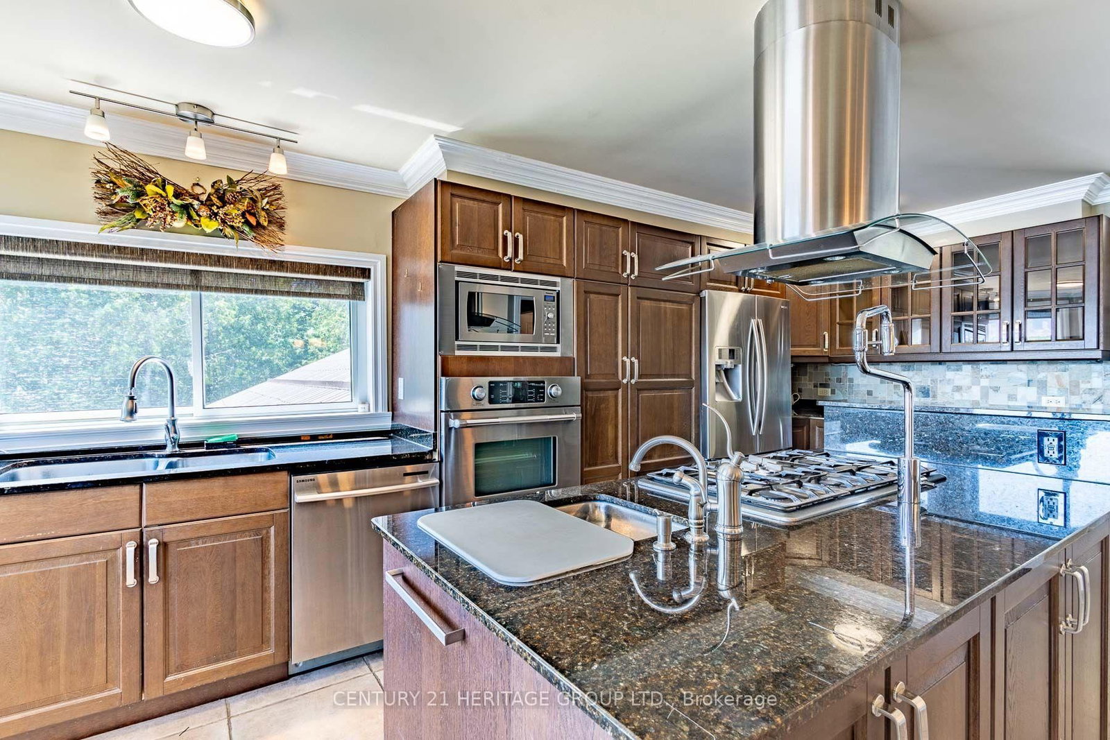 405 Champlain Road • Penetanguishene, ON photo 9