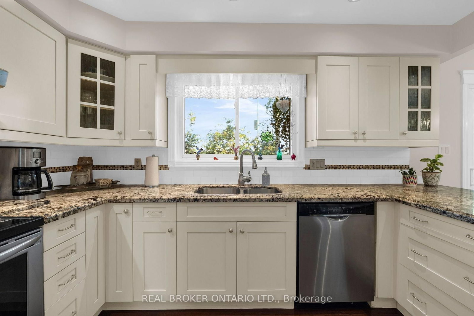 40 Farmingdale Crescent • Barrie, ON photo 13