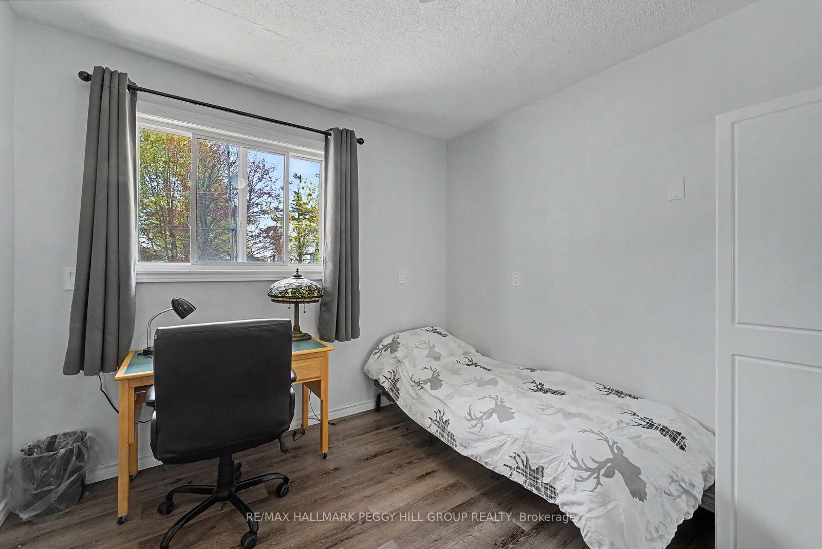 22 Olive Crescent • Orillia, ON photo 9