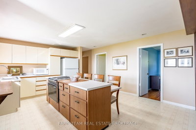 1467 Cunningham Crescent • Severn, ON photo 7
