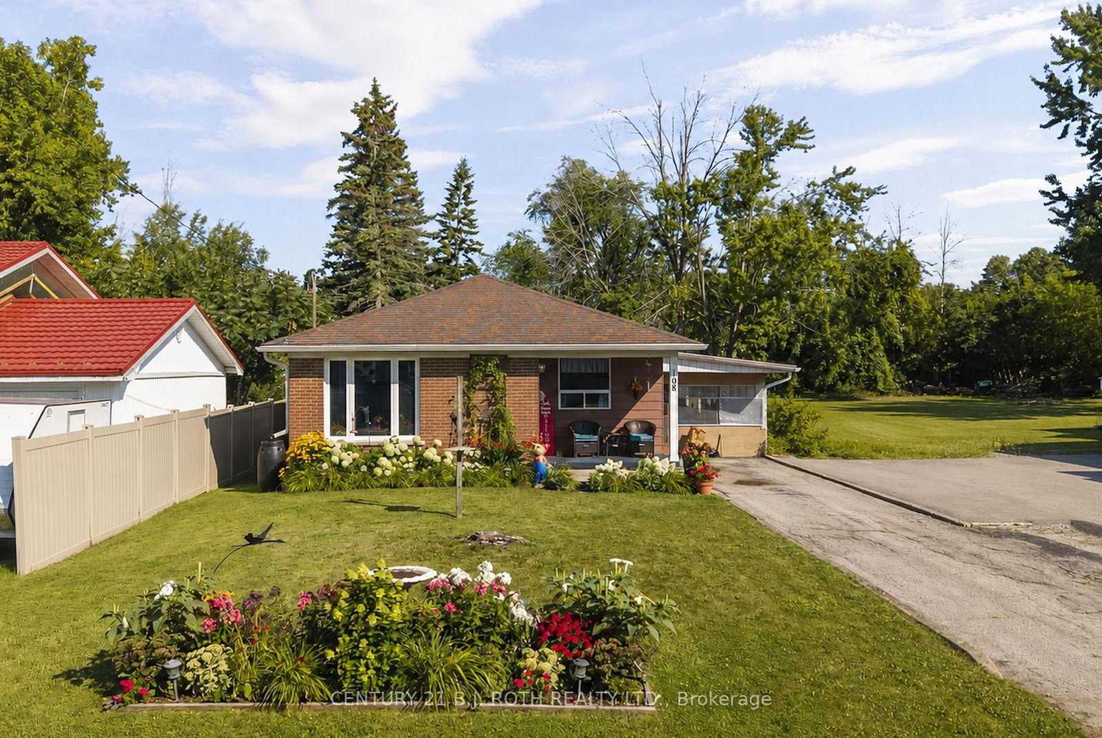 108 Shannon Street • Orillia, ON photo 1