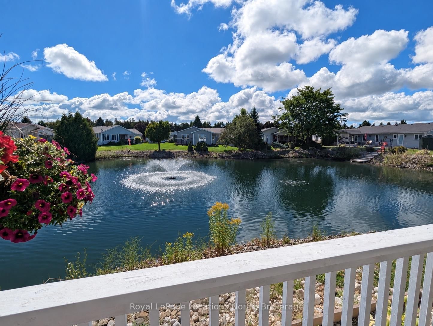 16 Atlantic Avenue • Wasaga Beach, ON photo 1
