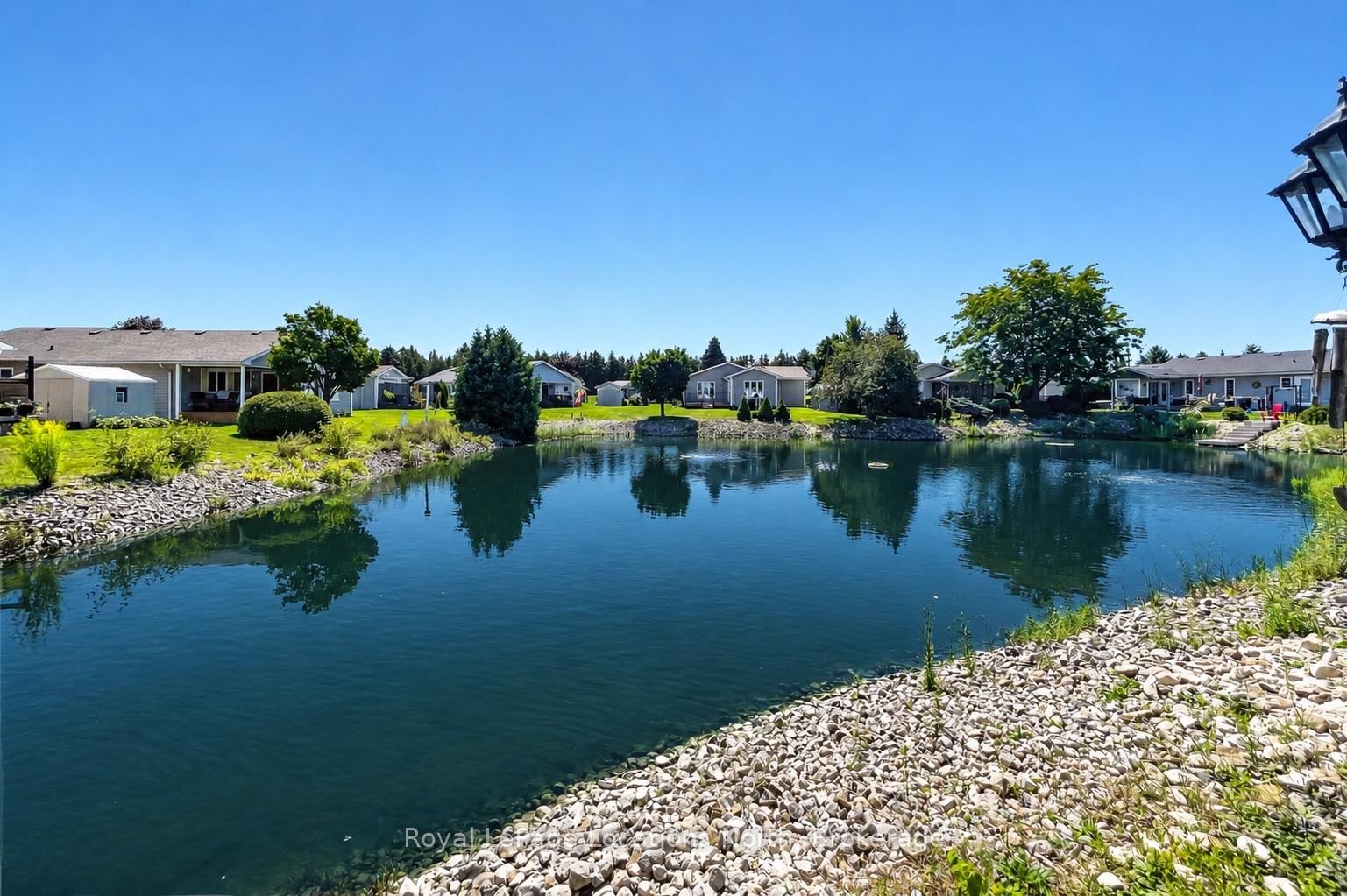 16 Atlantic Avenue • Wasaga Beach, ON photo 25