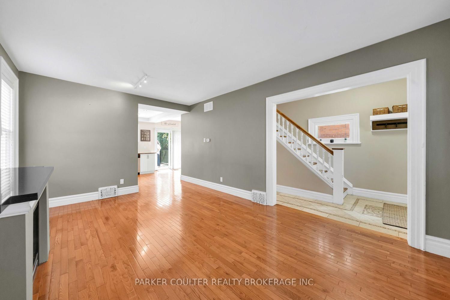 79 Blake Street • Barrie, ON photo 10