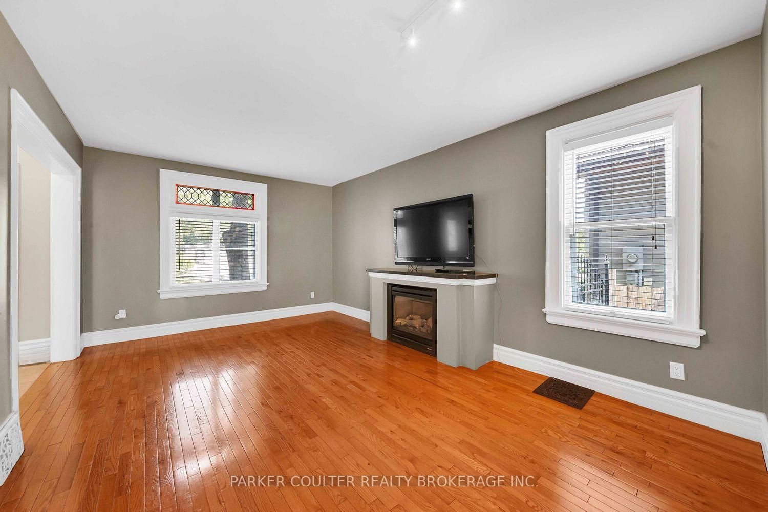 79 Blake Street • Barrie, ON photo 8
