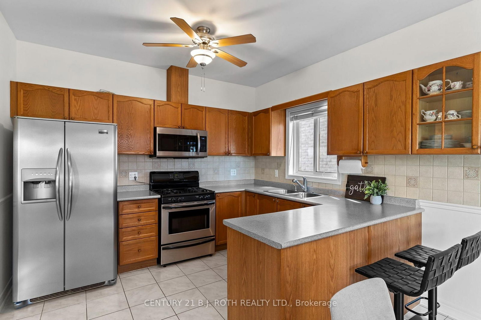14 Prince George Crescent • Barrie, ON photo 15