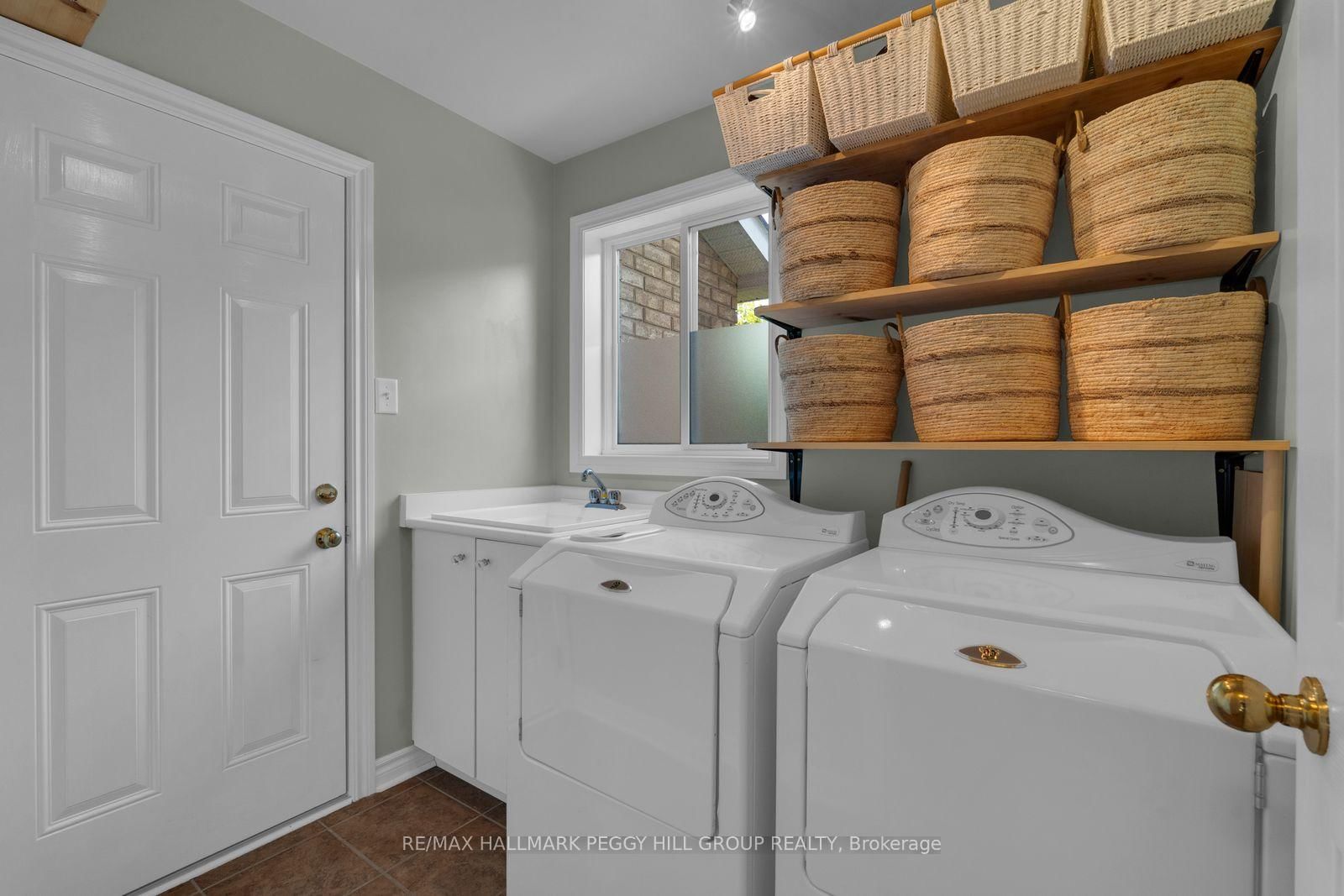 34 Knox Drive • Springwater, ON photo 8