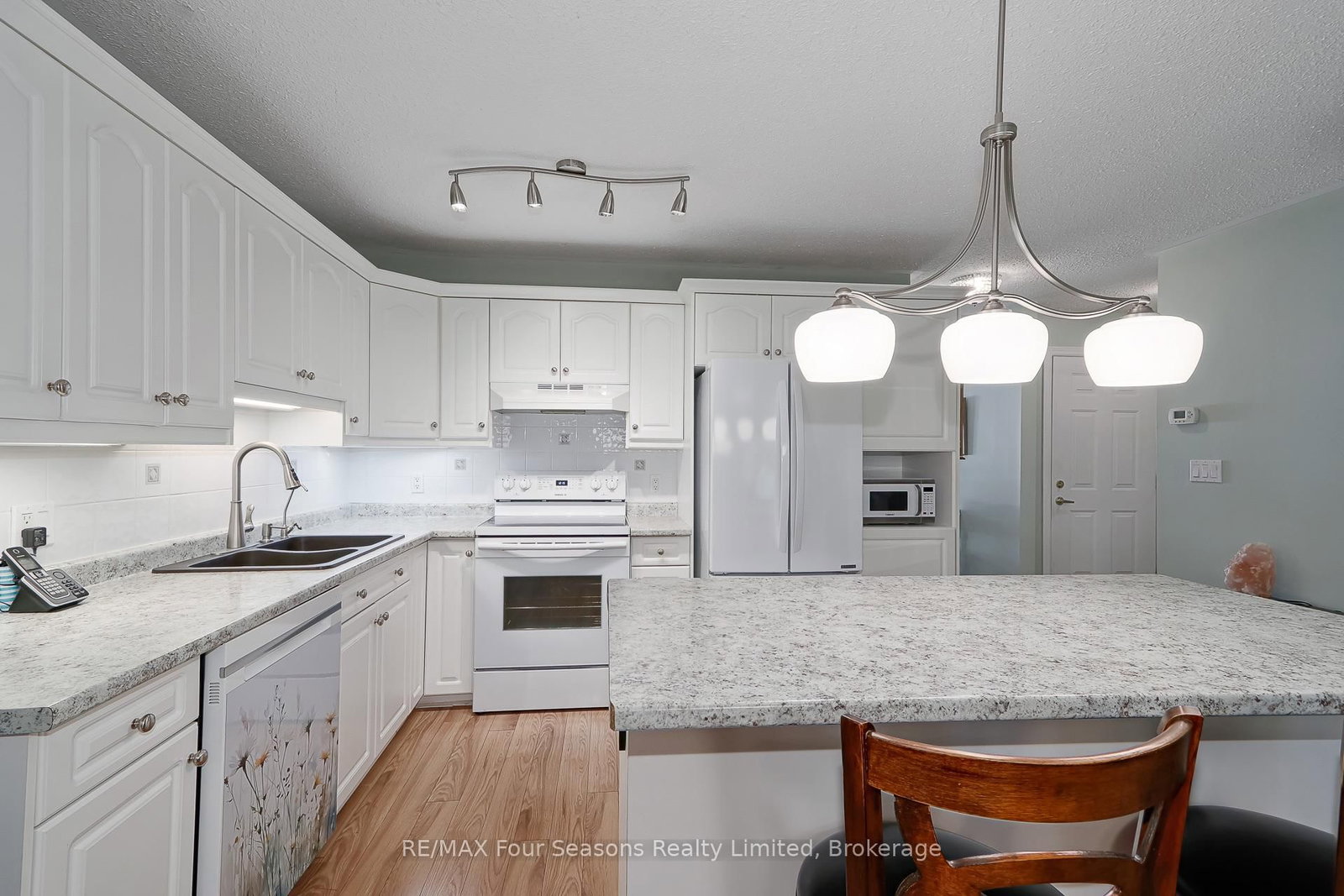 275 Huron Street • #27 • Clearview, ON photo 10