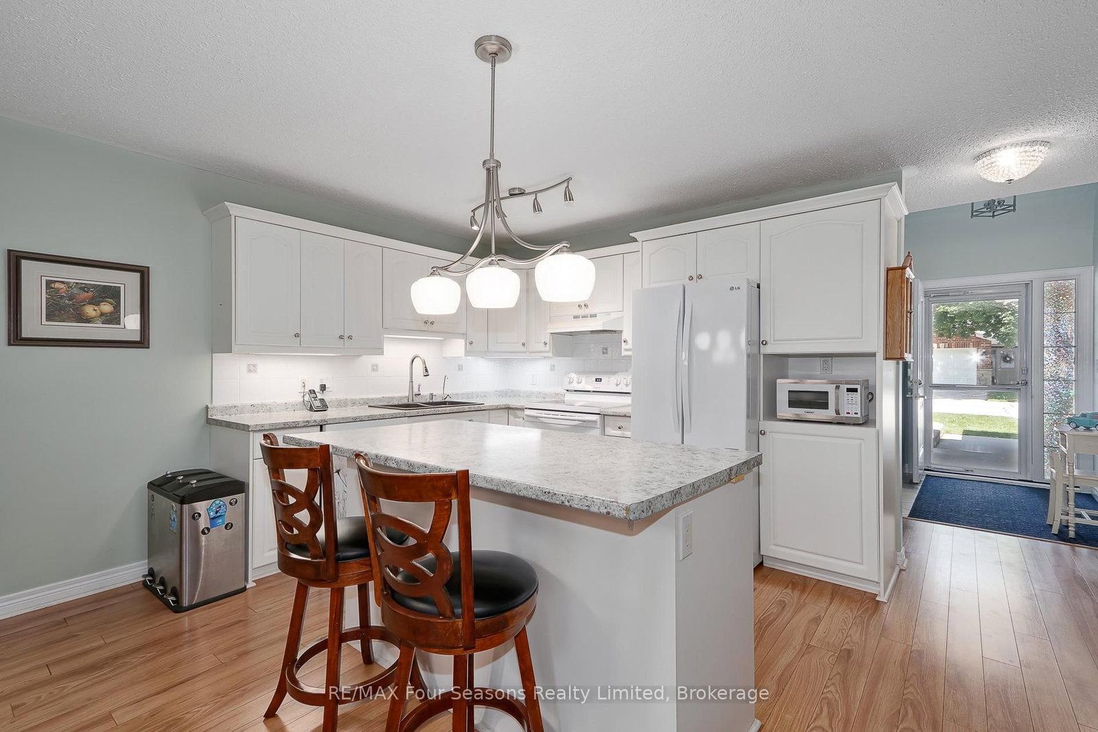 275 Huron Street • #27 • Clearview, ON photo 9