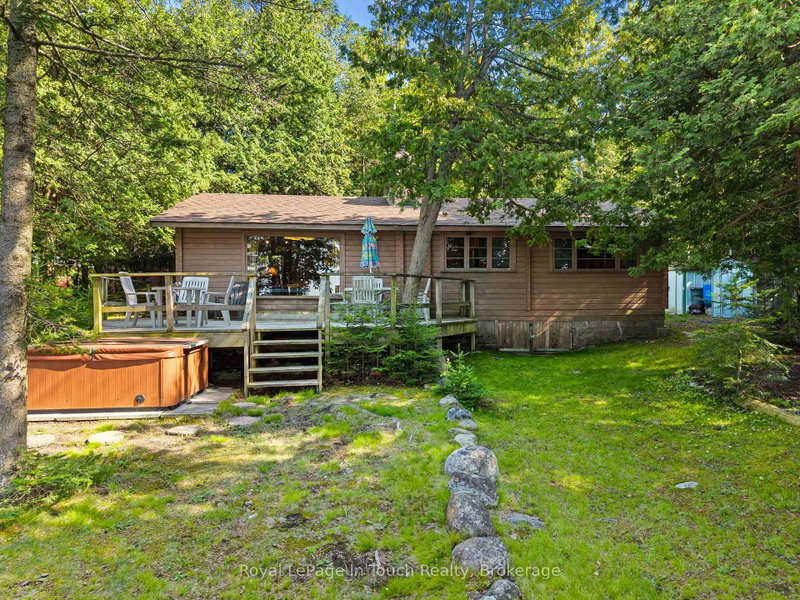 25 Chippewa Crescent