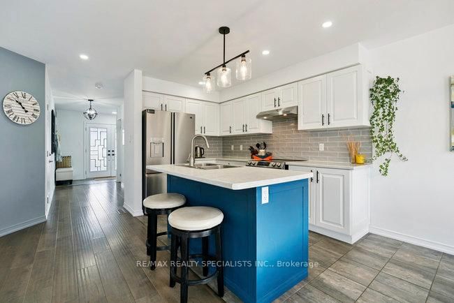 50 Olympic Gate • Barrie, ON photo 12