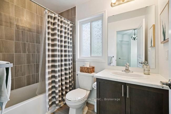 50 Olympic Gate • Barrie, ON photo 32
