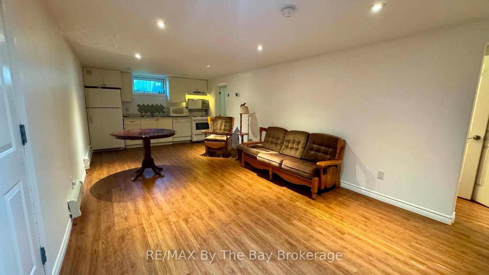 Lower Unit - 130 Letitia Street, Barrie 2