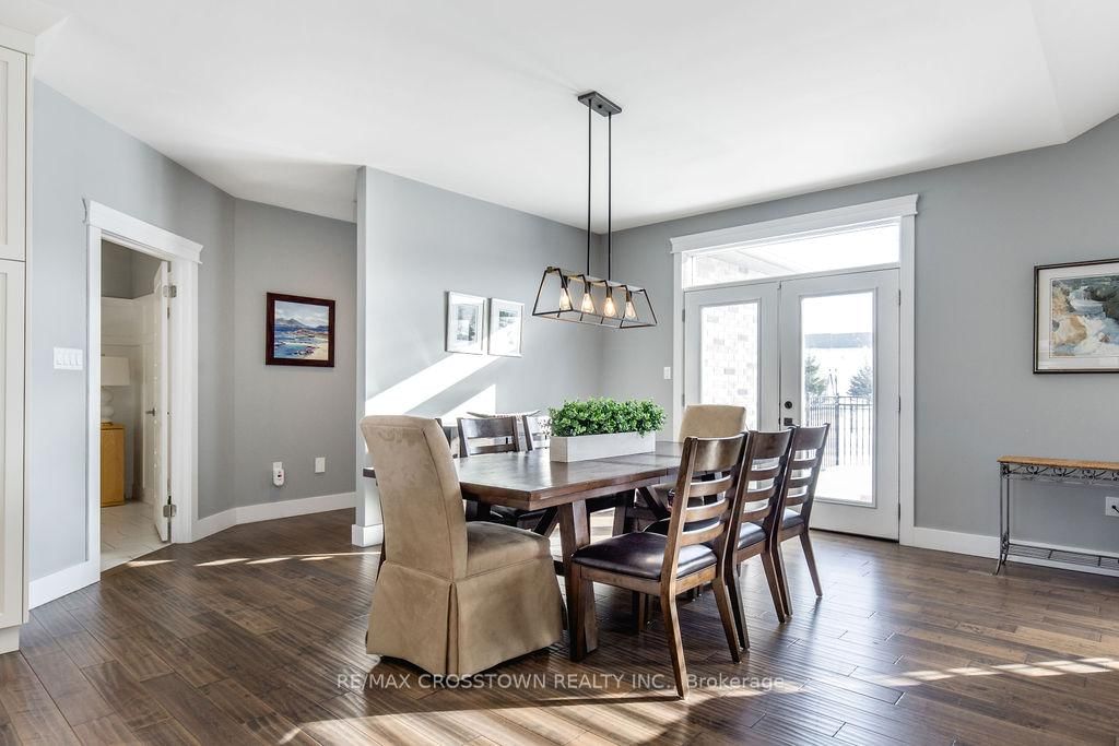 25 MENNILL Drive • Springwater, ON photo 11