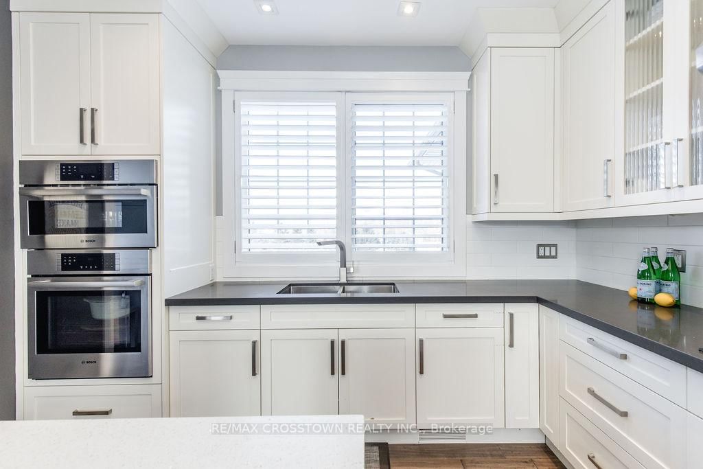 25 MENNILL Drive • Springwater, ON photo 15