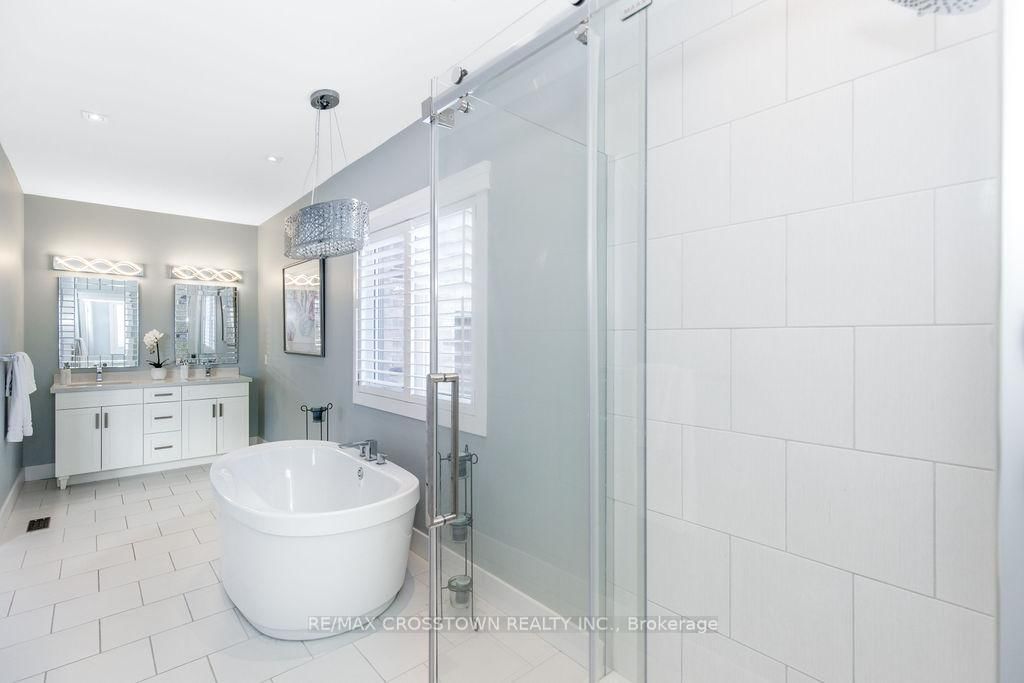 25 MENNILL Drive • Springwater, ON photo 19