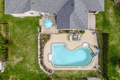 25 MENNILL Drive • Springwater, ON photo 2
