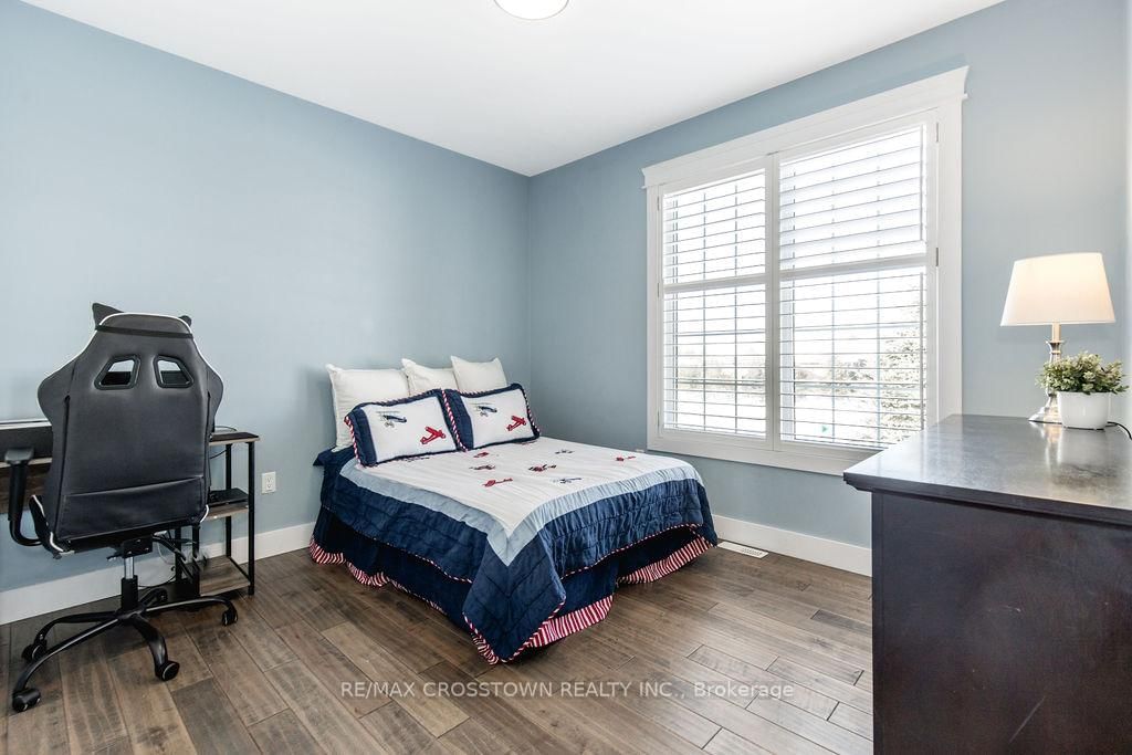 25 MENNILL Drive • Springwater, ON photo 24