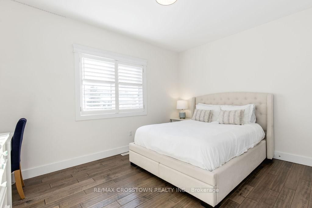 25 MENNILL Drive • Springwater, ON photo 26