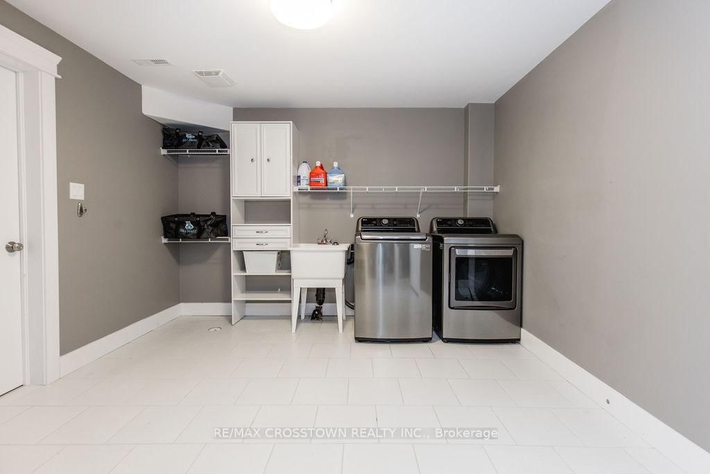 25 MENNILL Drive • Springwater, ON photo 33