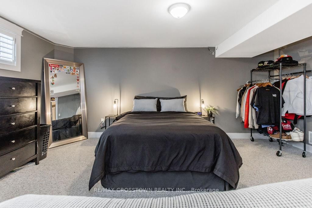 25 MENNILL Drive • Springwater, ON photo 36