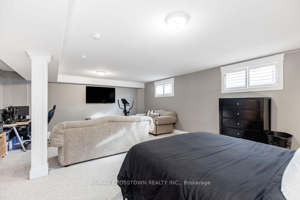 25 MENNILL Drive • Springwater, ON photo 37