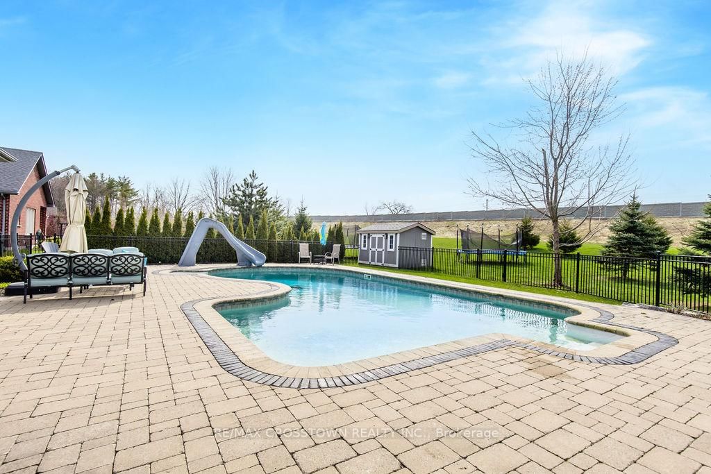 25 MENNILL Drive • Springwater, ON photo 41
