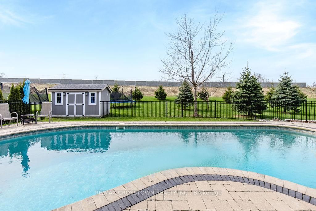 25 MENNILL Drive • Springwater, ON photo 42