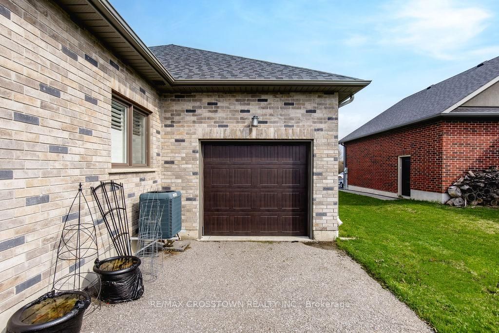 25 MENNILL Drive • Springwater, ON photo 44