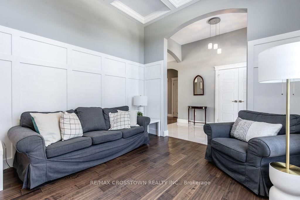 25 MENNILL Drive • Springwater, ON photo 5