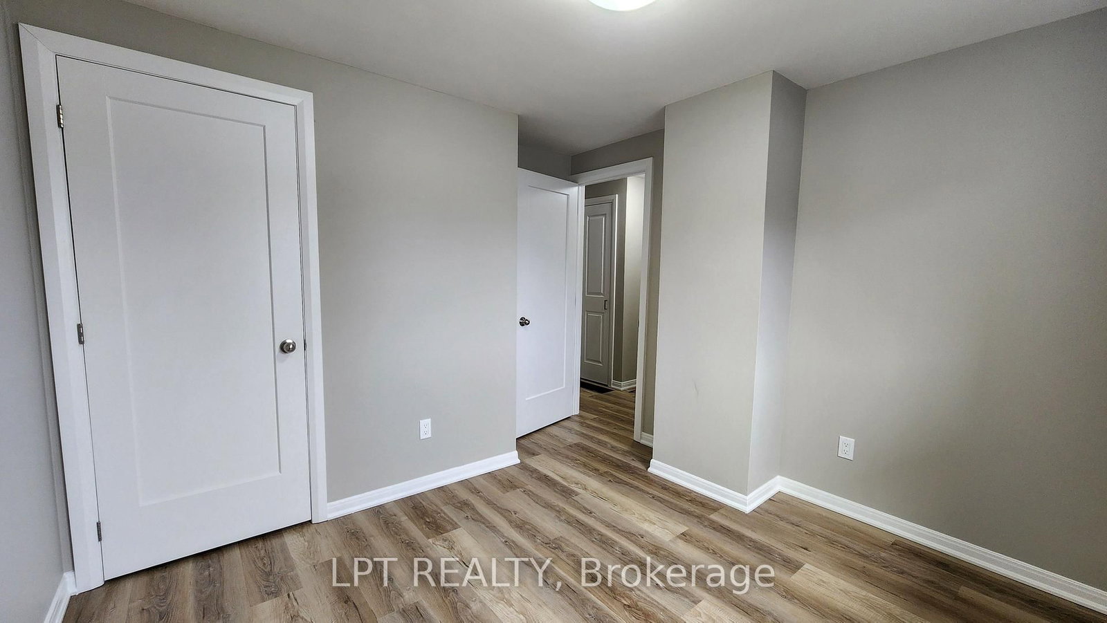 38 Chaucer Crescent • Barrie, ON photo 15