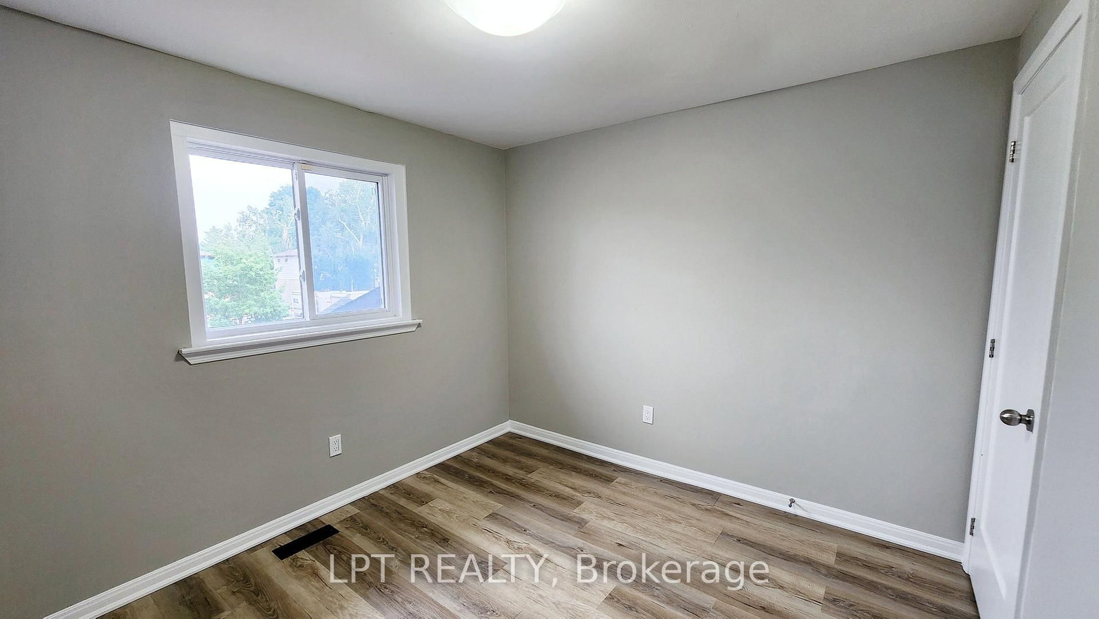 38 Chaucer Crescent • Barrie, ON photo 17