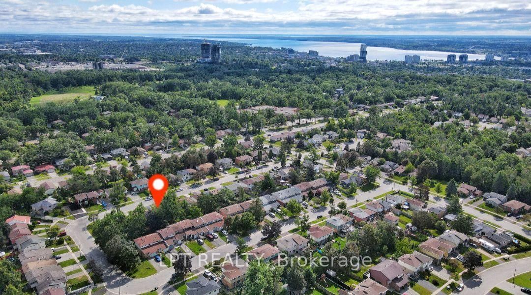 38 Chaucer Crescent • Barrie, ON photo 24